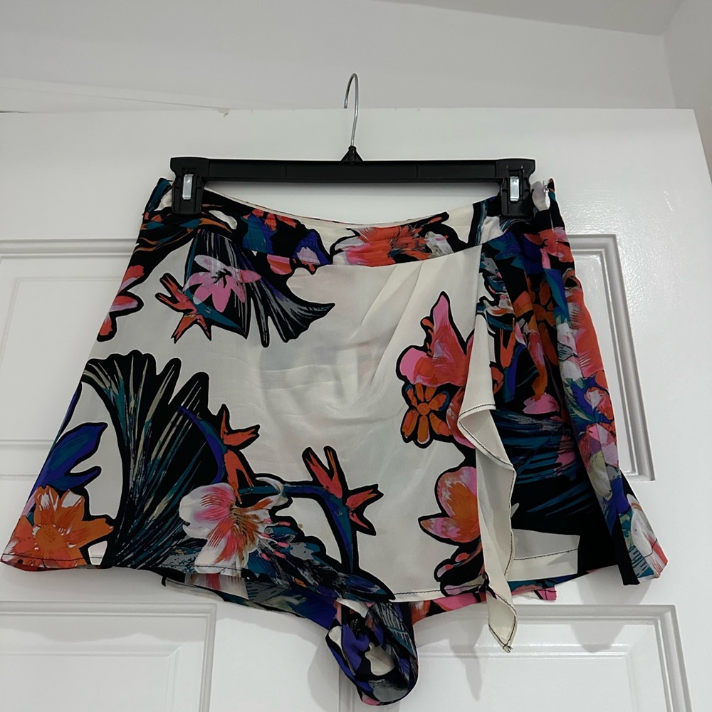 NANETTE LEPORE multi colored skort
